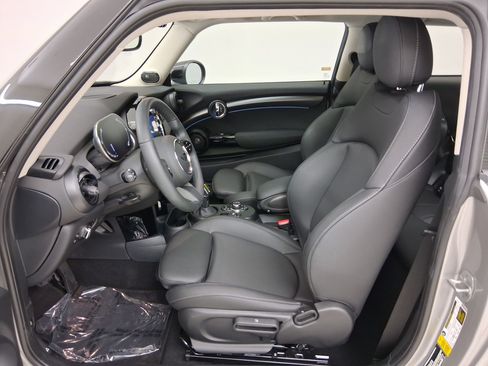 Used 2024 MINI Cooper SE FWD image 4