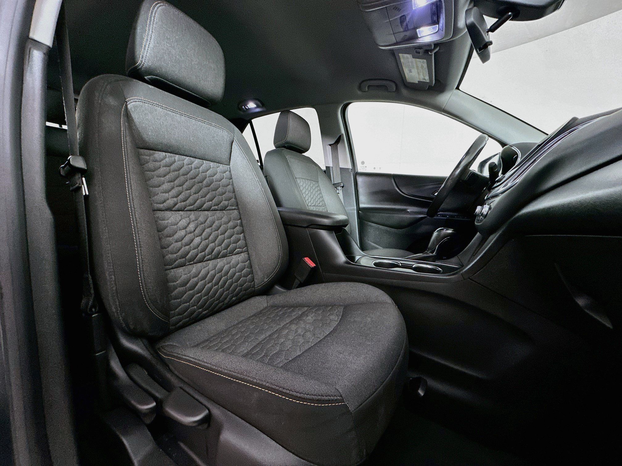 Used 2019 Chevrolet Equinox LT FWD image 30