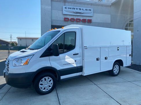 Used 2018 Ford Transit 350 138 w/ Exterior Upgrade Package image 2