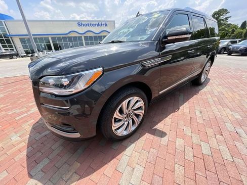 Used 2022 Lincoln Navigator Reserve AWD/4WD image 29