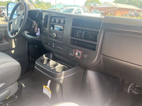New 2025 Chevrolet Express 3500 Work Van w/ Driver Convenience Package image 14