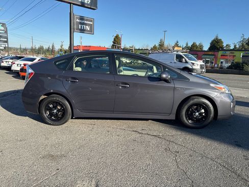 Used 2014 Toyota Prius Two image 8