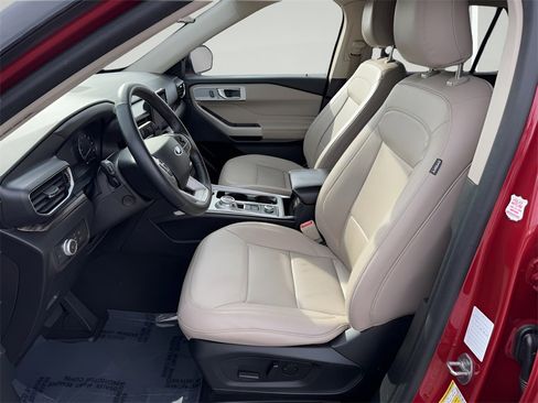 Used 2021 Ford Explorer Limited w/ Equipment Group 301A image 10