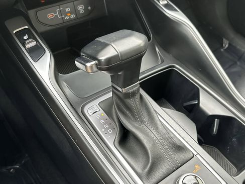 Used 2024 Kia Sorento S image 22