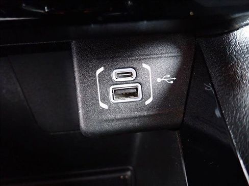 Used 2025 Jeep Compass Trailhawk AWD/4WD image 17