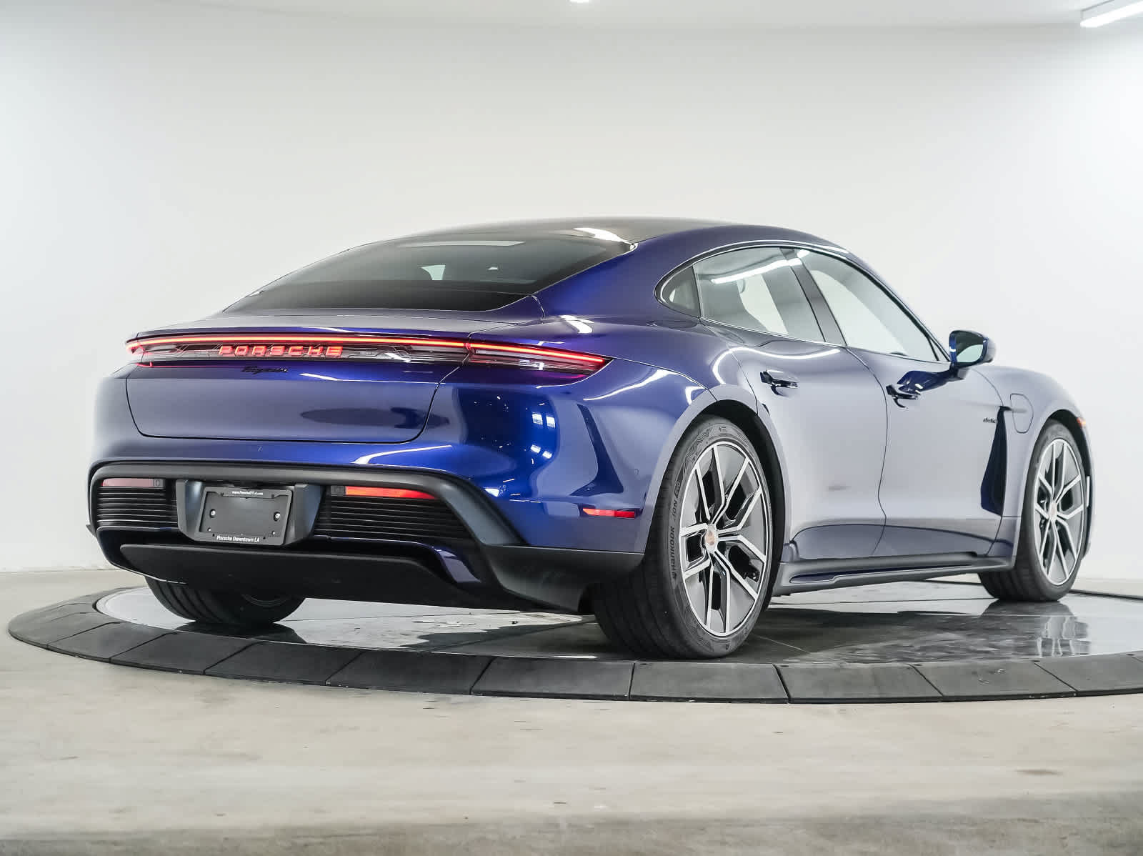 Certified 2026 Porsche Taycan RWD image 9