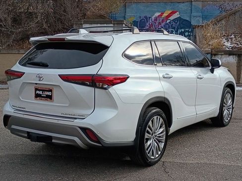 Used 2021 Toyota Highlander XLE image 7