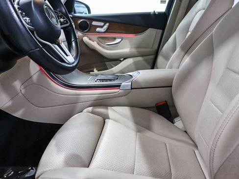 Used 2022 Mercedes-Benz GLC 300 image 17