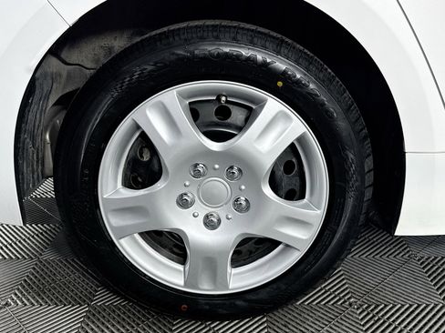 Used 2021 Toyota Corolla LE image 30