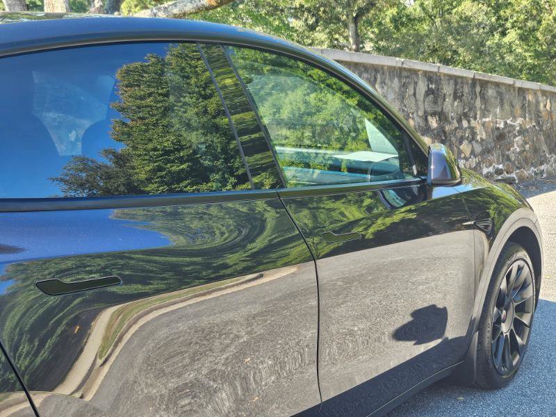 Used 2024 Tesla Model Y 2WD image 21