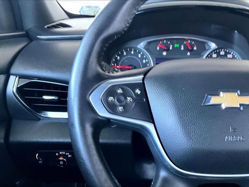 Used 2022 Chevrolet Traverse LT FWD image 23