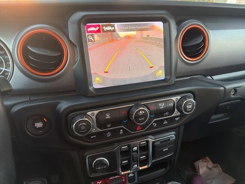 Used 2022 Jeep Gladiator Mojave w/ LED Lighting Group AWD/4WD image 11