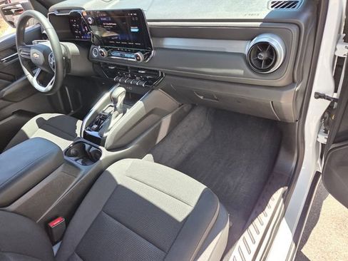 Used 2024 Chevrolet Colorado LT w/ LT Convenience Package RWD image 16