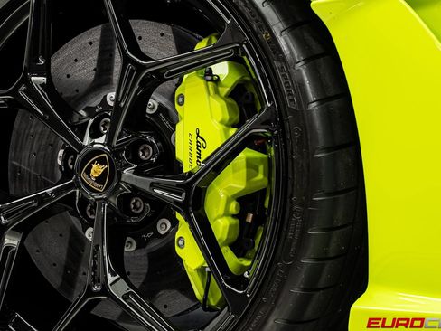 Used 2025 Lamborghini Revuelto AWD/4WD image 29