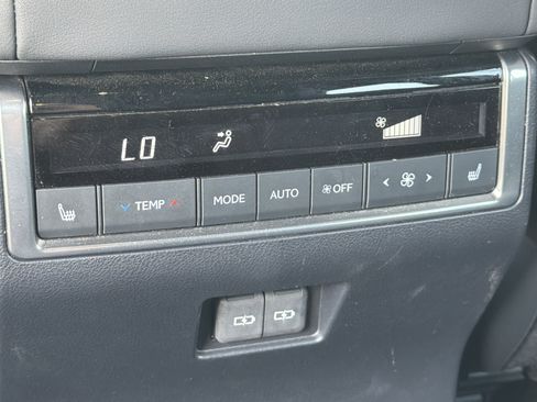 Used 2024 Lexus GX 550 w/ Accessory Package (Z1) AWD/4WD image 23