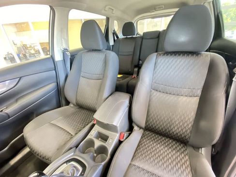 Used 2020 Nissan Rogue SV AWD/4WD image 14