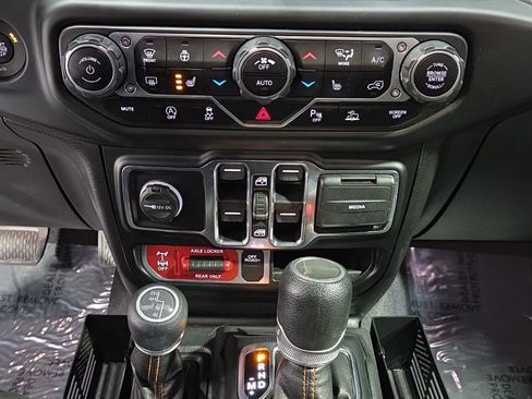 Used 2021 Jeep Gladiator Mojave AWD/4WD image 22