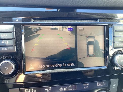 Used 2018 Nissan Rogue SL AWD/4WD image 30