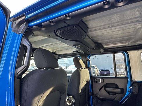 Used 2022 Jeep Wrangler Unlimited Sport image 18