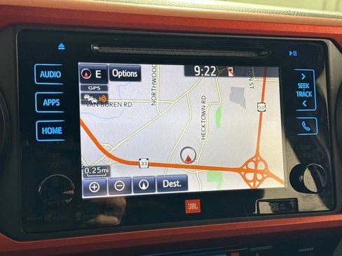 Used 2017 Toyota Tacoma TRD Off-Road image 32