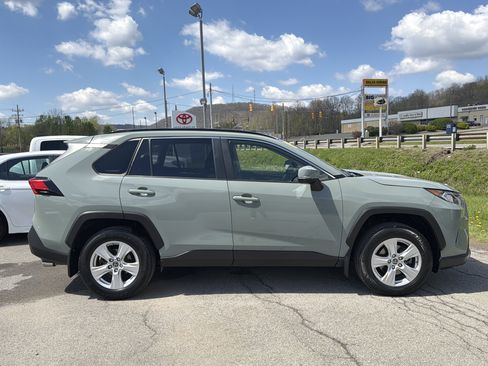 Used 2019 Toyota RAV4 XLE w/ Convenience Package AWD/4WD image 6