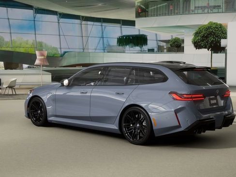 New 2026 BMW M5 Touring image 2