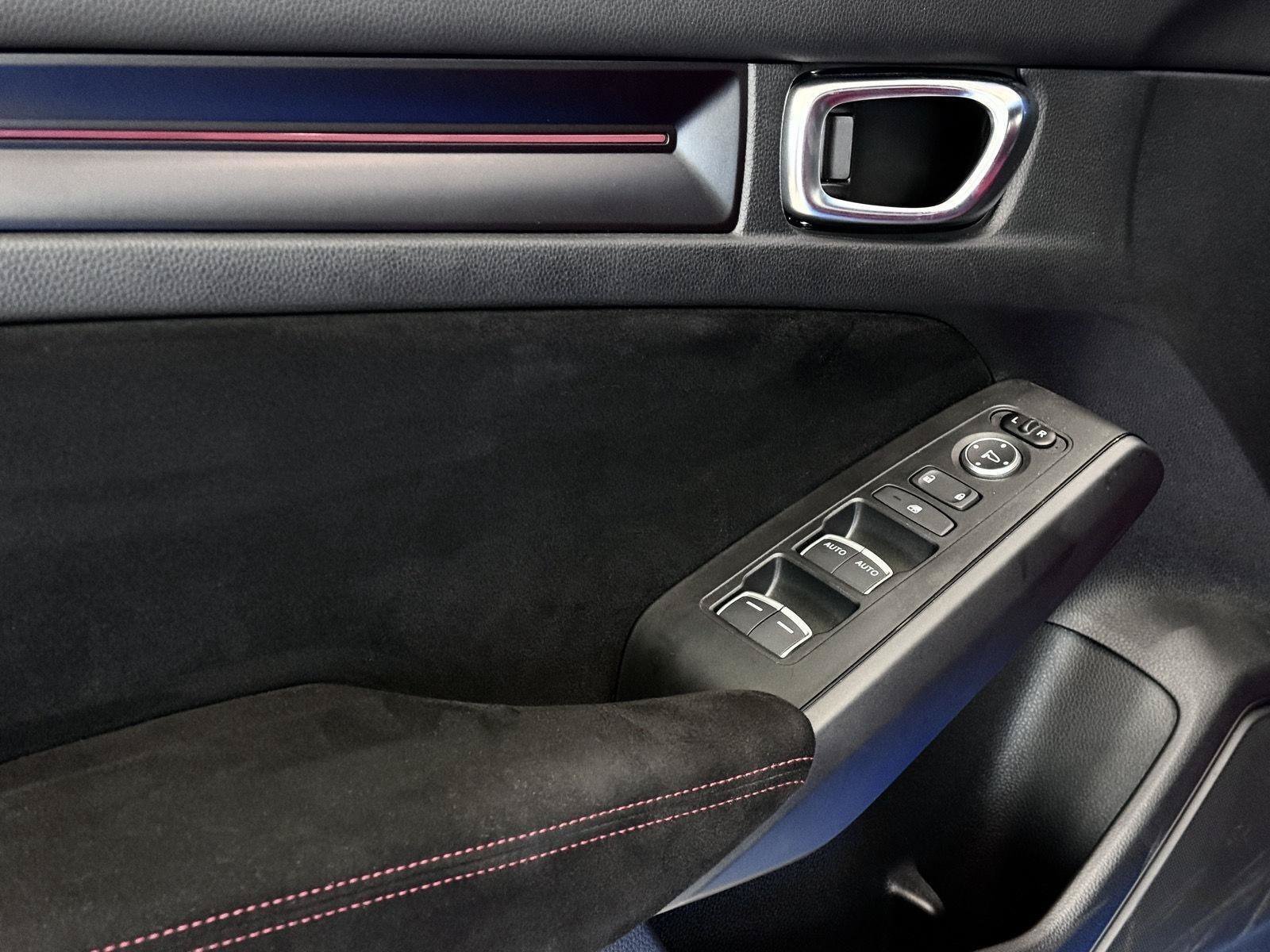 Used 2024 Honda Civic Type R image 11
