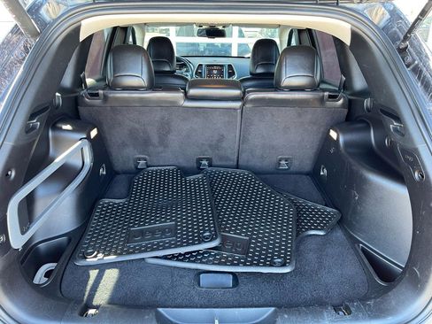 Used 2016 Jeep Cherokee Trailhawk w/ Comfort/Convenience Group AWD/4WD image 13