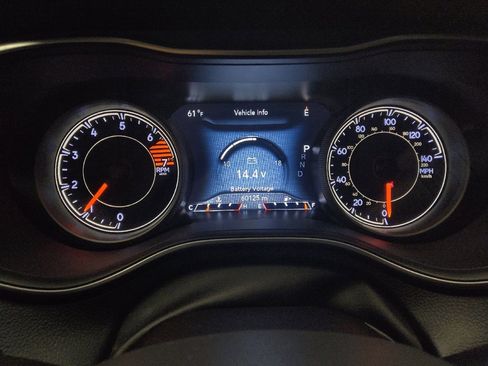 Used 2023 Jeep Cherokee Altitude Lux image 23