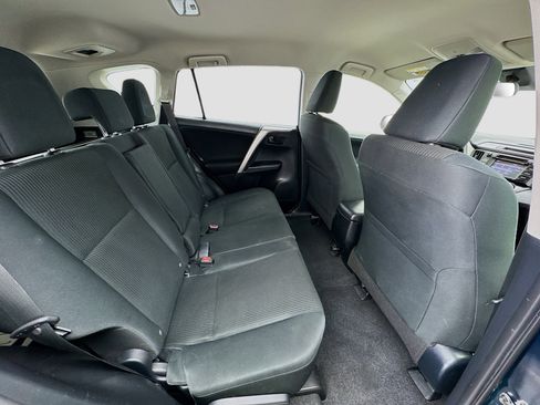 Used 2018 Toyota RAV4 LE w/ All Weather Liner Package FWD image 17