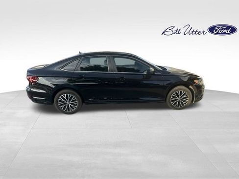 Used 2021 Volkswagen Jetta SE FWD image 4