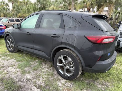 Used 2025 Ford Escape ST-Line w/ Cold Weather Package FWD image 7
