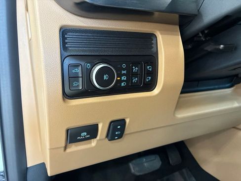 Used 2025 Ford F350 Lariat w/ FX4 Off-Road Package AWD/4WD image 15