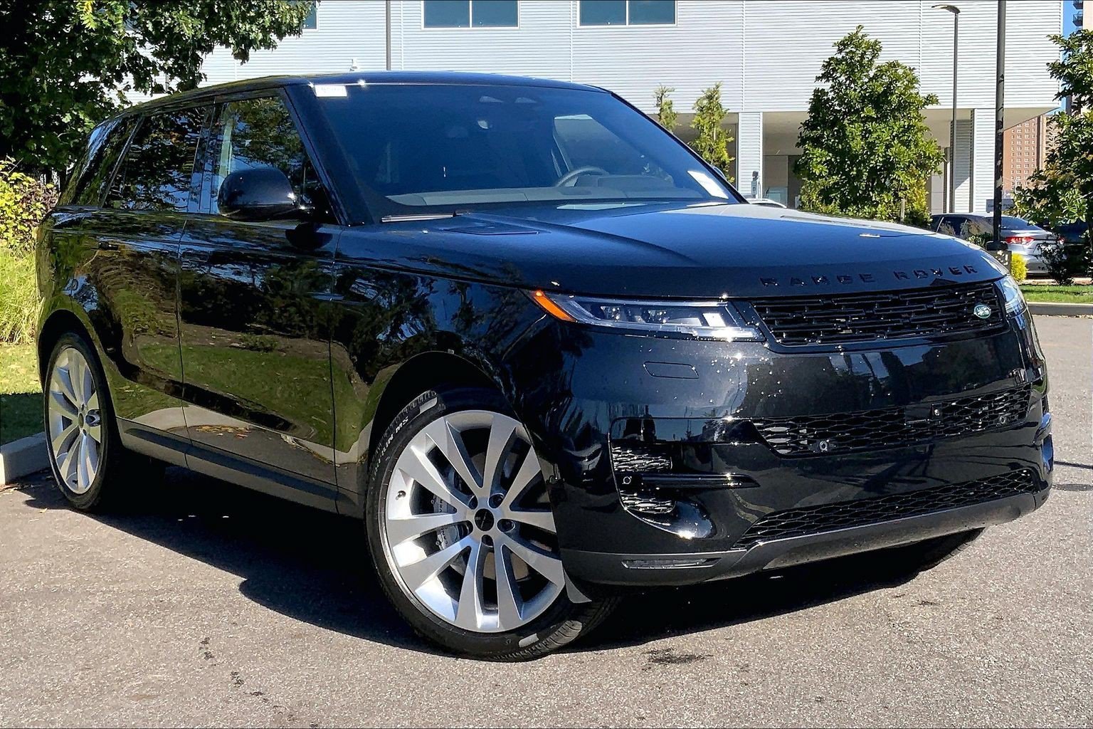 New 2027 Land Rover Range Rover Sport SE AWD/4WD image 2