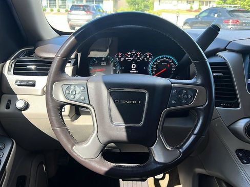 Used 2018 GMC Yukon Denali w/ Denali Ultimate Package RWD image 11