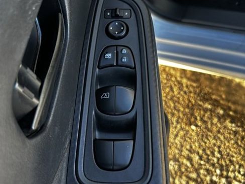 Used 2020 Nissan Versa S image 11