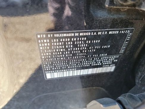 Used 2024 Volkswagen Taos SE image 9