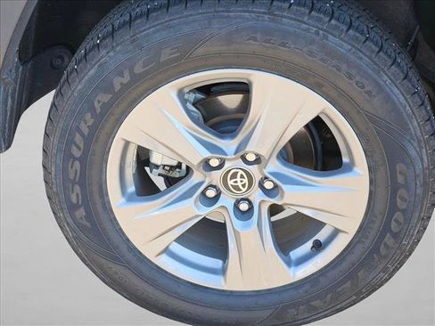 Used 2024 Toyota RAV4 XLE FWD image 8