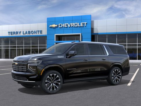 New 2026 Chevrolet Suburban High Country AWD/4WD image 3
