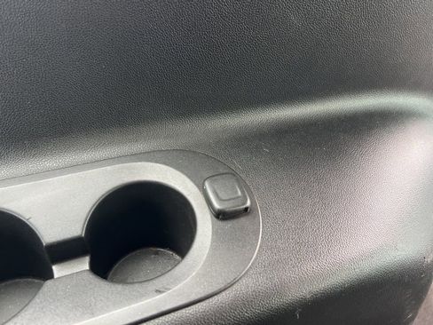 Used 2015 Cadillac Escalade ESV Premium image 31