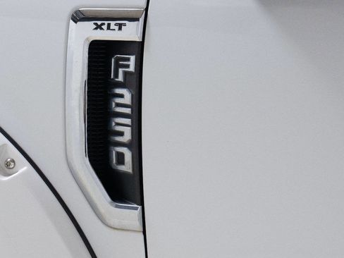 Used 2018 Ford F250 XLT AWD/4WD image 17