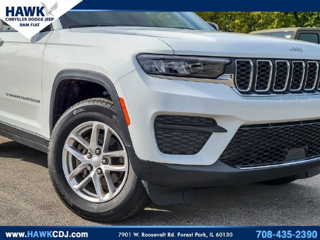 Certified 2025 Jeep Grand Cherokee Laredo X w/ Luxury Tech Group I AWD/4WD image 3