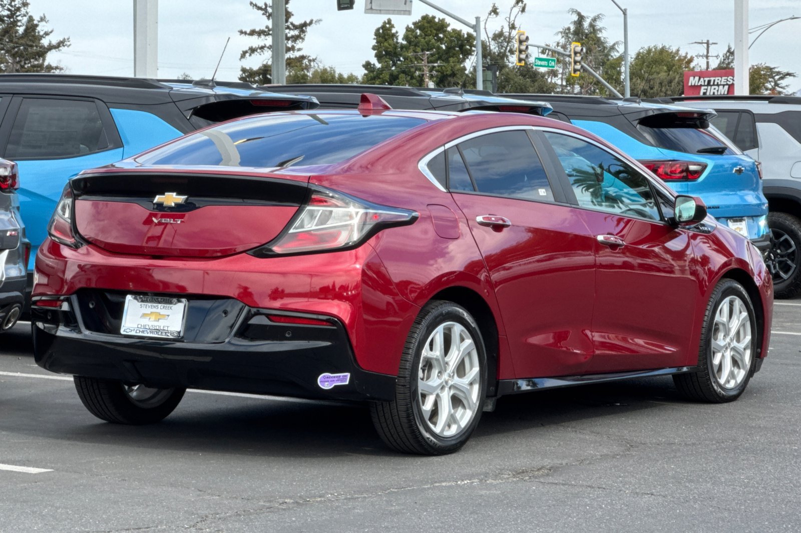 Used 2019 Chevrolet Volt Premier w/ Driver Confidence II Package FWD image 4