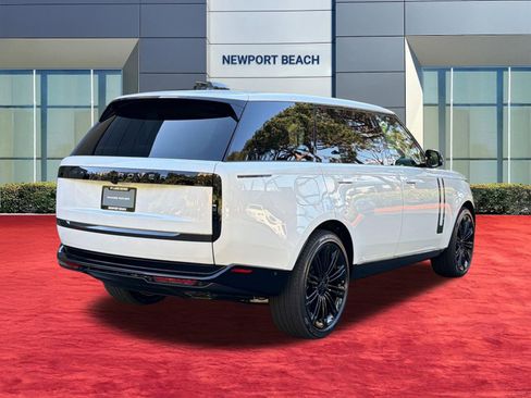 New 2026 Land Rover Range Rover Long Wheelbase SE image 10