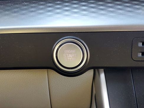 Used 2022 Kia Carnival LX image 29