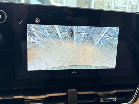 New 2026 Chevrolet Equinox ACTIV w/ Convenience Package III image 17