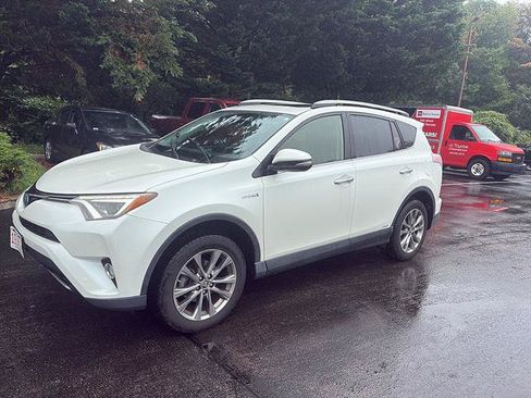 Used 2017 Toyota RAV4 Limited AWD/4WD image 2