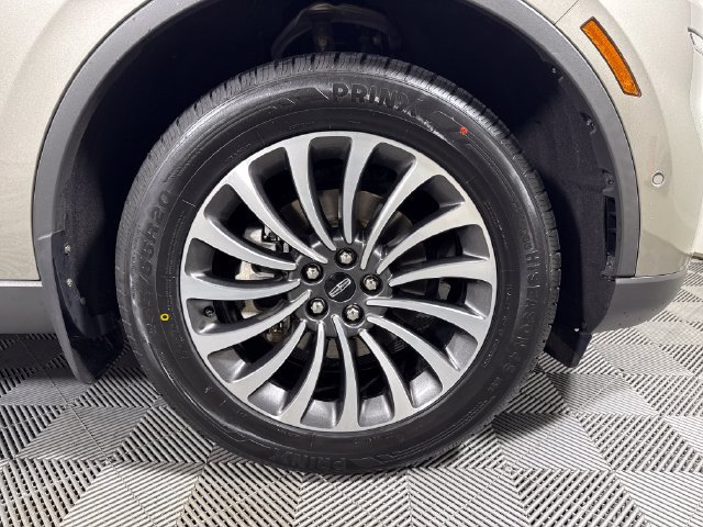 Used 2023 Lincoln Aviator Reserve w/ Equipment Group 201A AWD/4WD image 11