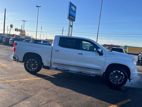 Used 2024 Chevrolet Silverado 1500 High Country w/ Technology Package image 7
