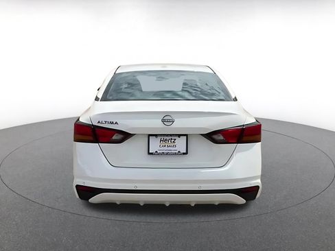 Used 2025 Nissan Altima 2.5 SV FWD image 12